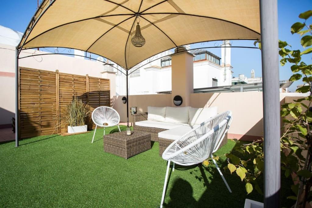 Appartement Esse Atico. Precioso Atico Con Terraza En Pleno Centro à Séville Extérieur photo